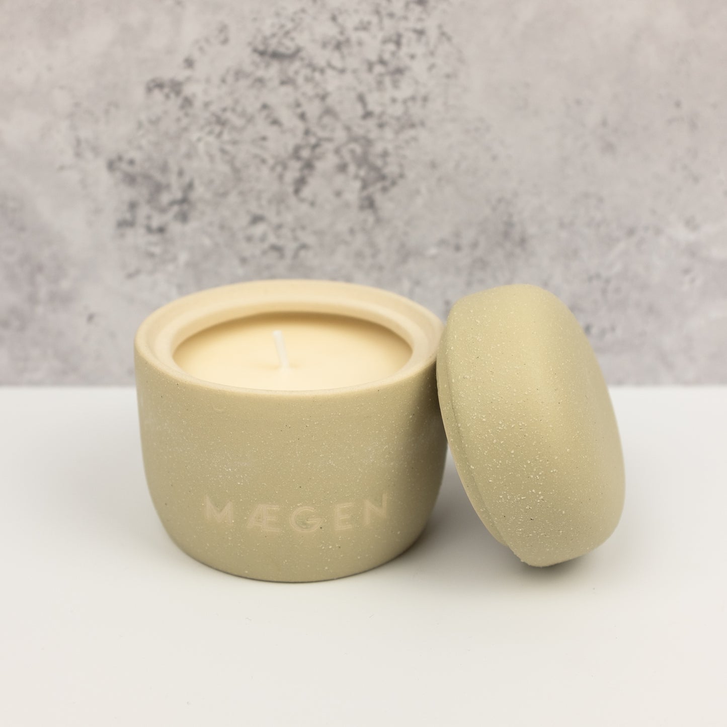 MÆGEN Lykke Candle - White Flowers & Vanilla